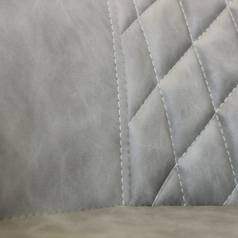 Set 2 poltrone Sindy in ecopelle classiche per soggiorno elegante