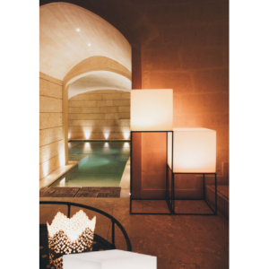 Zoom CUBO 40 X 40 X 40 LUMINOSO INDUS CON LED MULTICOLOR E BATTERIA SOLARE
