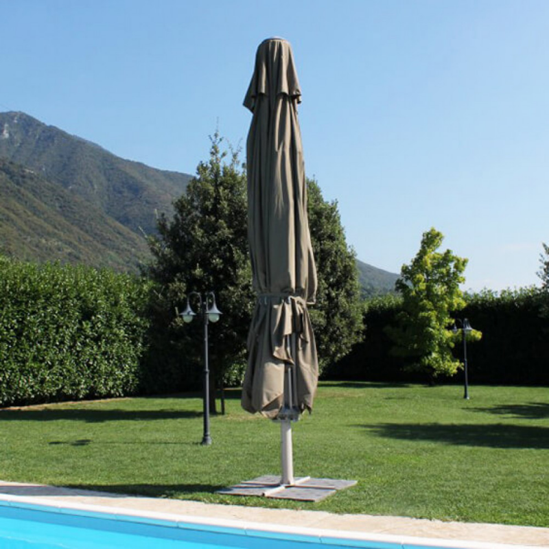 Ombrellone Giove palo centrale tortora 5x5 – Giardino elegante