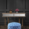 Dresser Eliza con 2 cassetti e gambe in metallo colore vizon cream e particolari oro