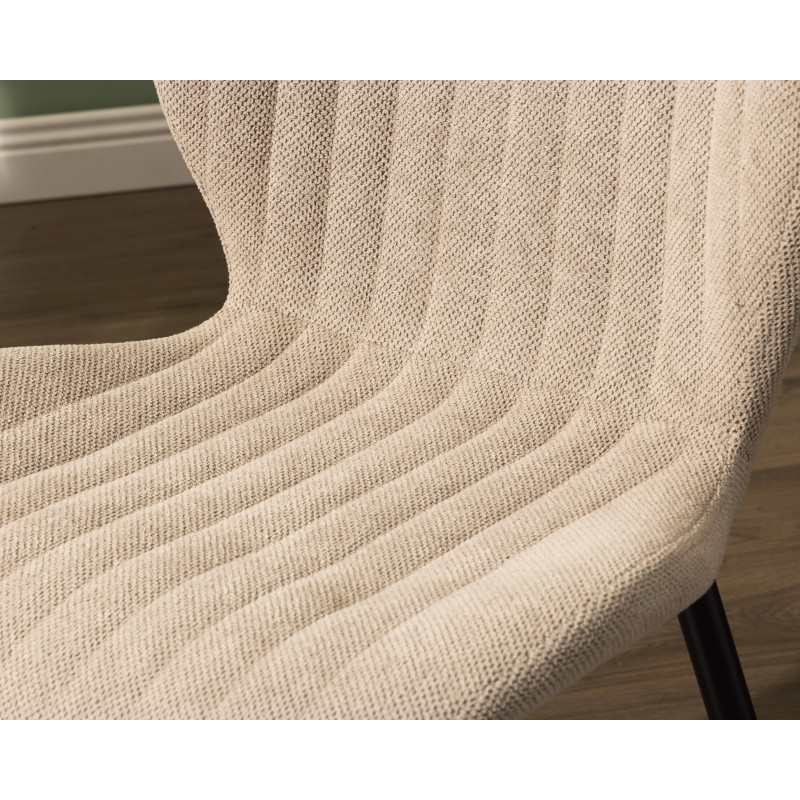 Set di 4 Sedie Jole In Tessuto Beige Gambe In Metallo Nere Dimensione 47x58x85cm