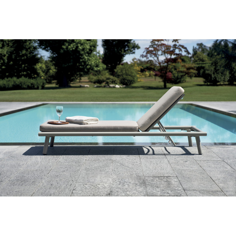 Lettino Taormina Alluminio Creta E Cuscino Idrorepellente Beige Moia