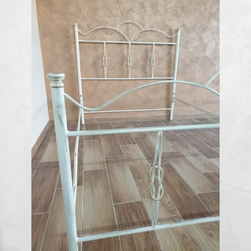Letto matrimoniale Primula ferro battuto bianco oro
