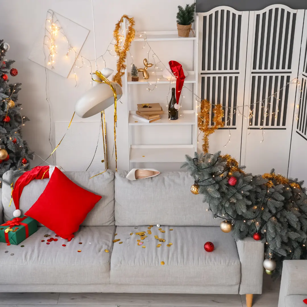 casa disorganizzata dopo le feste